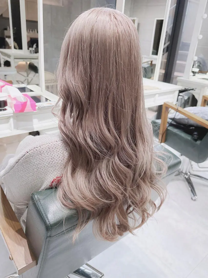 ロング ヘアアレンジ カラー ベージュカラー ハイトーンカラー ハイトーンベージュ Days 透明感カラーのヘアスタイル