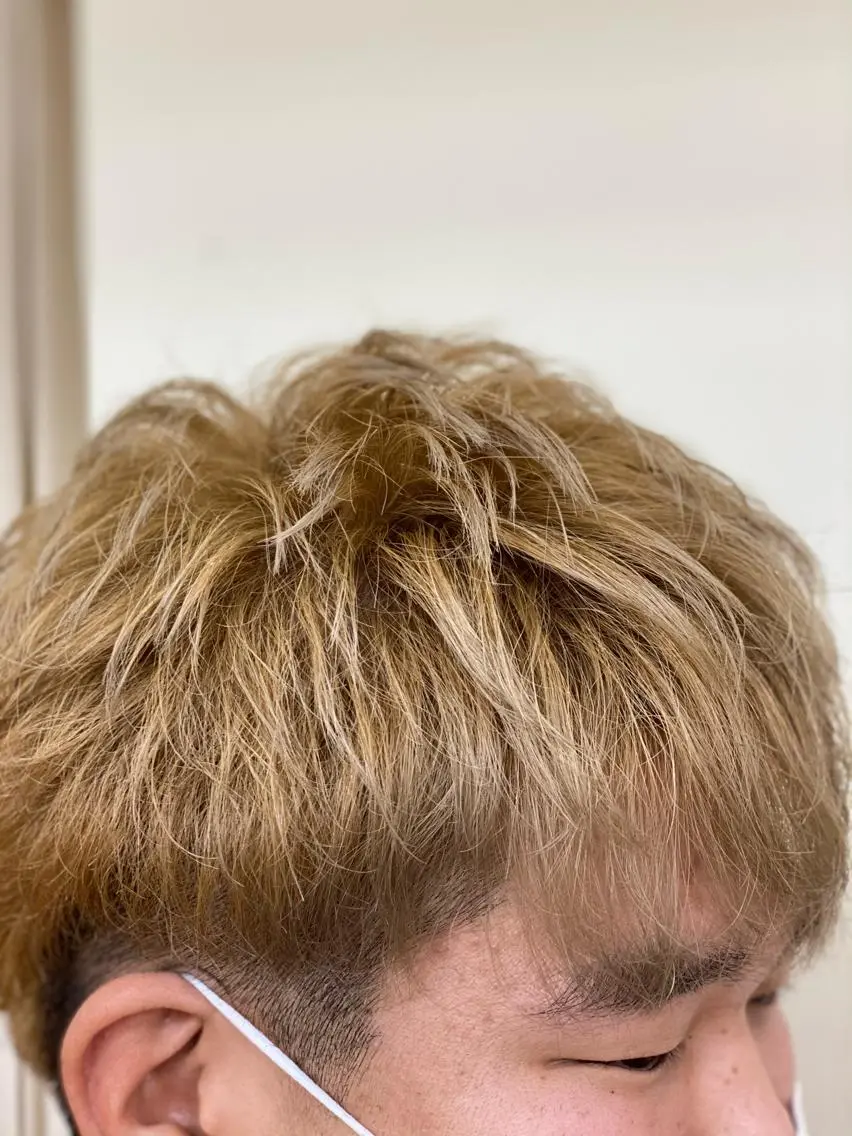 カラー SALOWIN栄 高須大貴のヘアスタイル