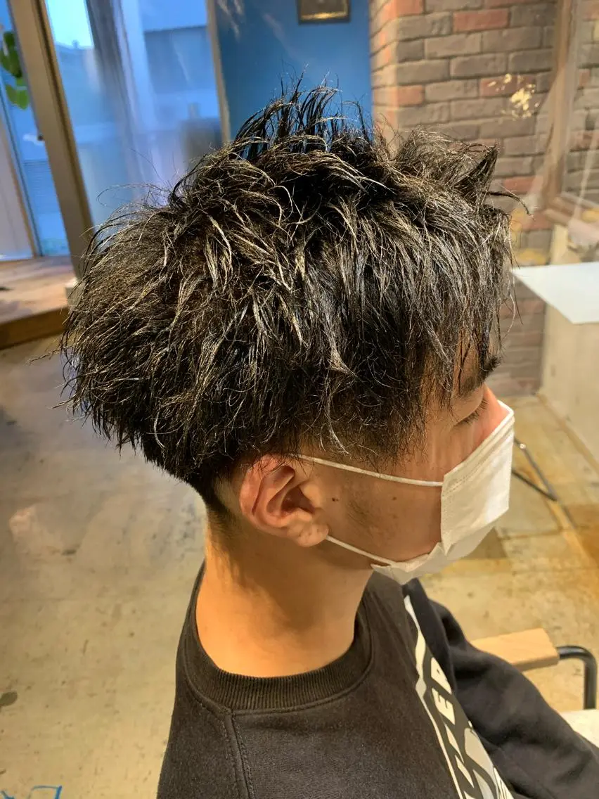 パーマ メンズ 刈り上げ カット パーマ 吉沢遣人/レイヤー 艶カラー/抜け感のヘアスタイル