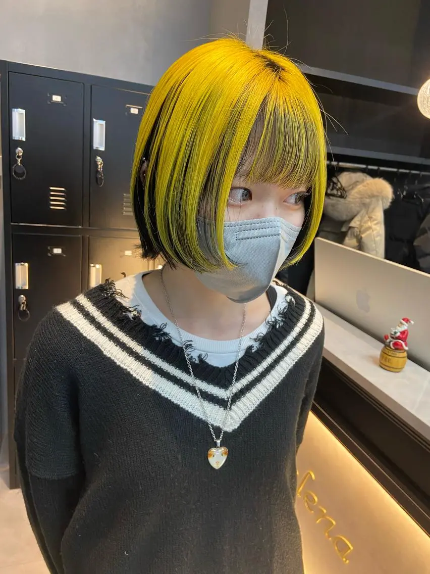 ショート カラー イエローカラー レイヤー💧艶髪 💧Syotaのヘアスタイル
