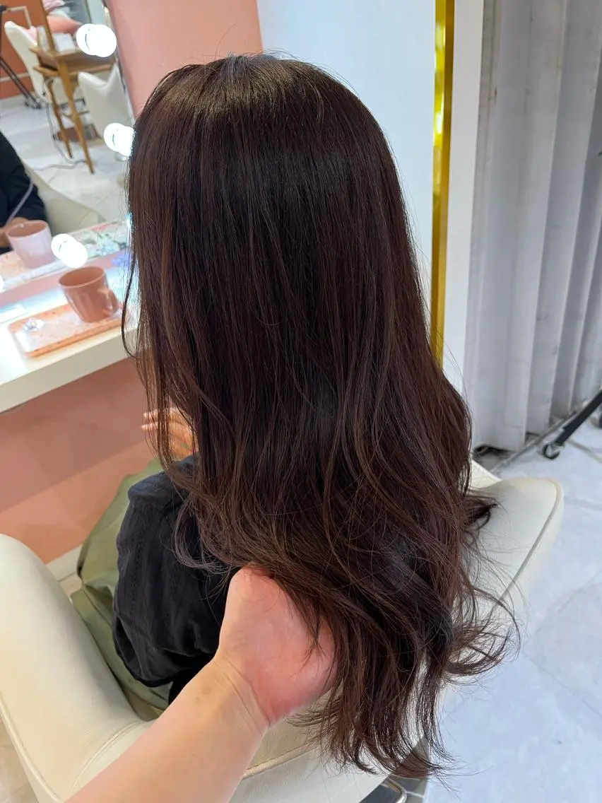 ロング ヘアカラー 梛木 唯のヘアスタイル