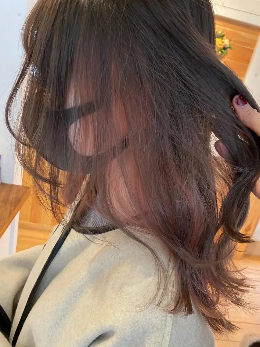 ミディアム カラー パーマ ヘアアレンジ メンズ キッズ ネイル マツエク・マツパ ベージュカラー ブラウンカラー ショコラブラウン ピンクカラー ピンクベージュ インナーカラー/ KANAのヘアスタイル