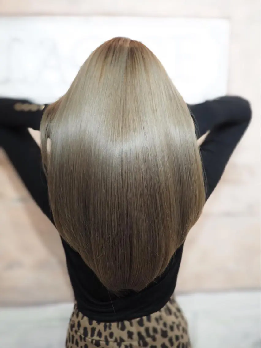 ロング カラー ブリーチ 髪質改善 小保方 一輝のヘアスタイル
