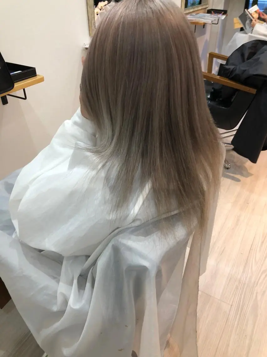 セミロング ashida yuukiのヘアスタイル