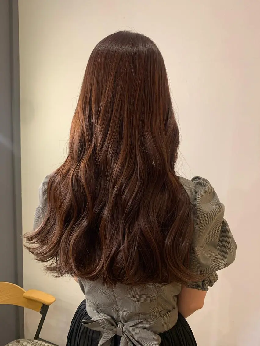 ロング ピンクブラウン 小西 美帆のヘアスタイル