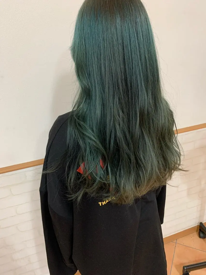 ロング ヘアカラー karen ☺︎のヘアスタイル