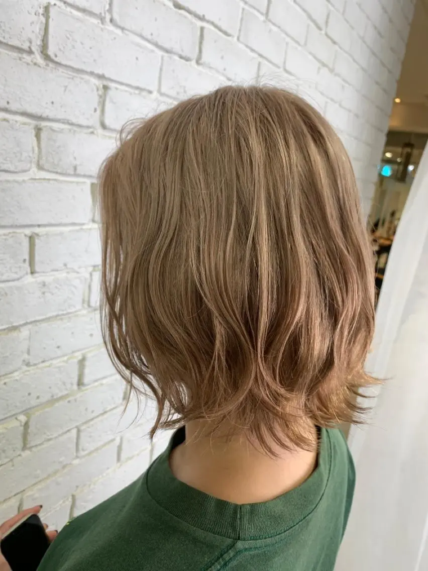 ミディアム カラー ベージュカラー ヘアカラー トリートメント LUXBE LUCEのヘアスタイル