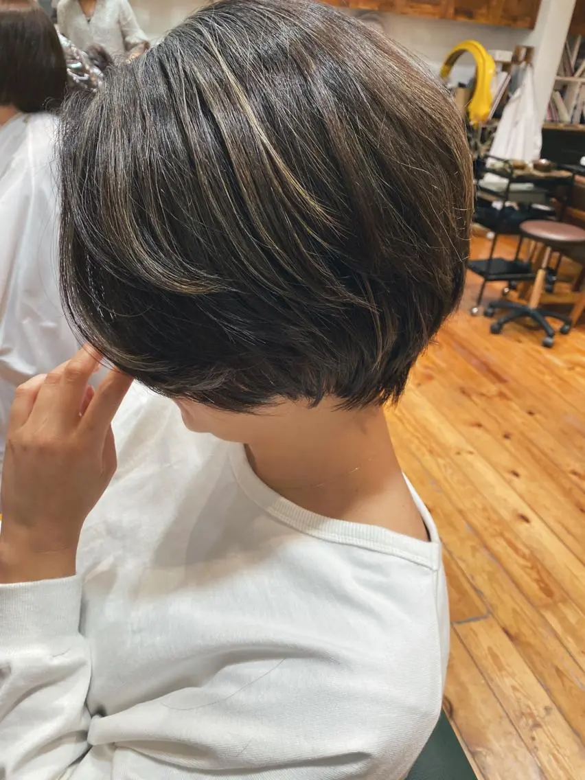 ショート カラー ハイライトカラー ハイライト ショートヘア メンズカット特化柏駅 徒歩3分LOUのヘアスタイル