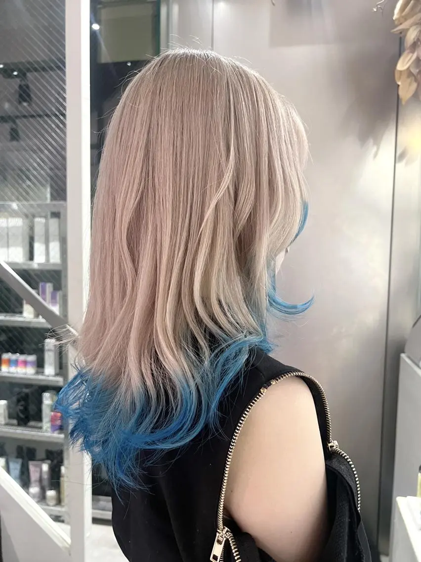 セミロング カラー ベージュカラー ブルーカラー ハイトーンカラー ハイトーンベージュ mao/天神ブリーチ ハイトーンカラーのヘアスタイル