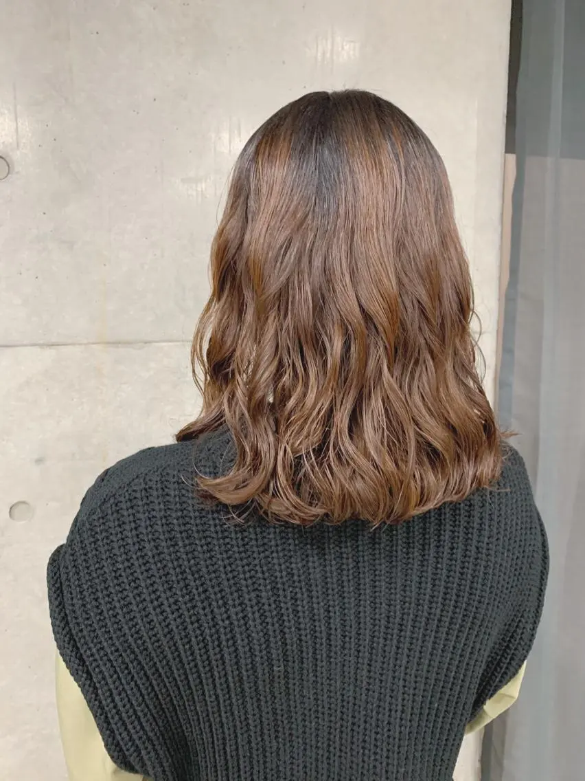 ミディアム パーマ カット ヘアカラー パーマ ボブパーマコテ巻き風 パーマNo1深江秀平のヘアスタイル