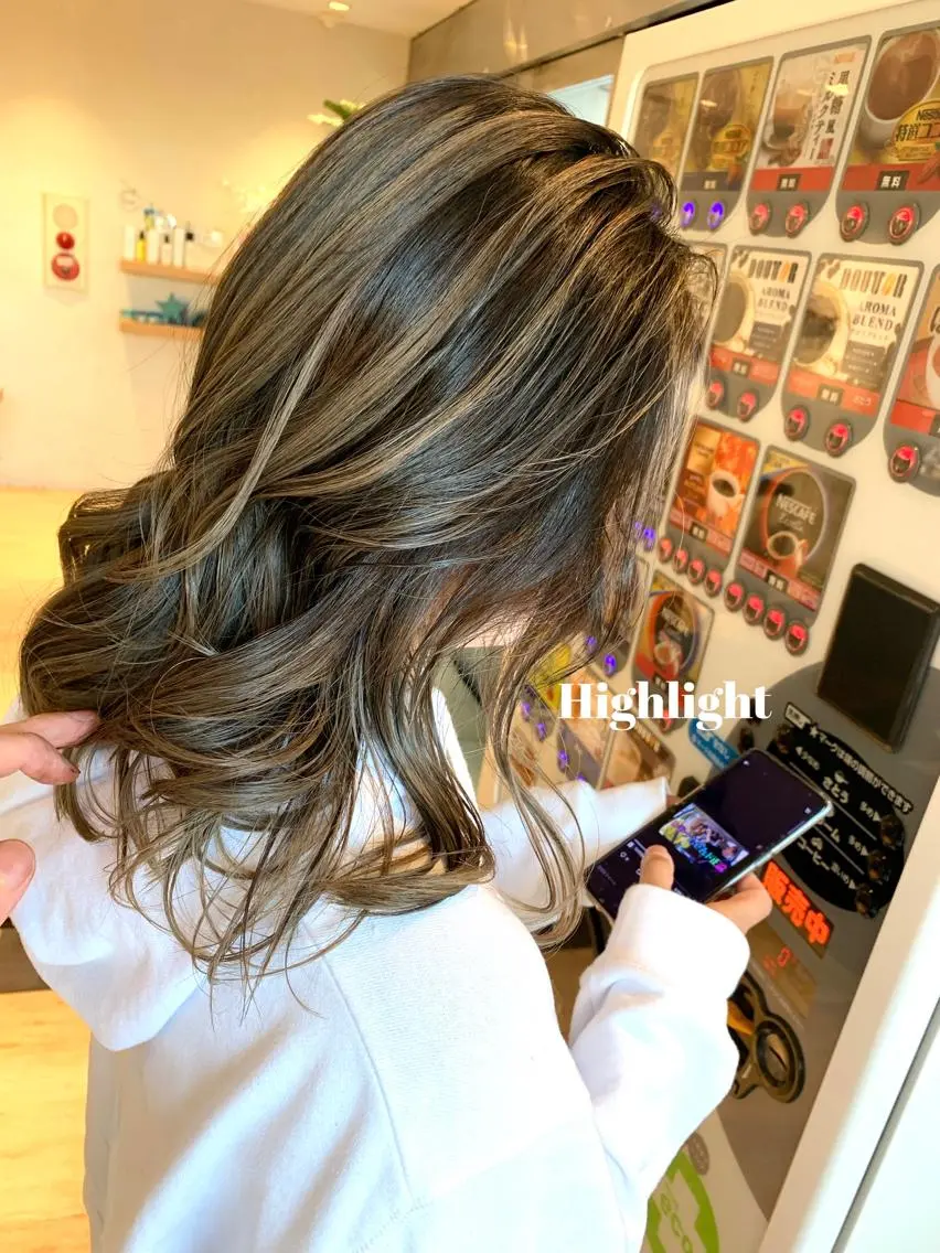 ロング カラー ハイライトカラー ハイライト 大和市の白髪ぼかし 職人￤柳川拓哉のヘアスタイル