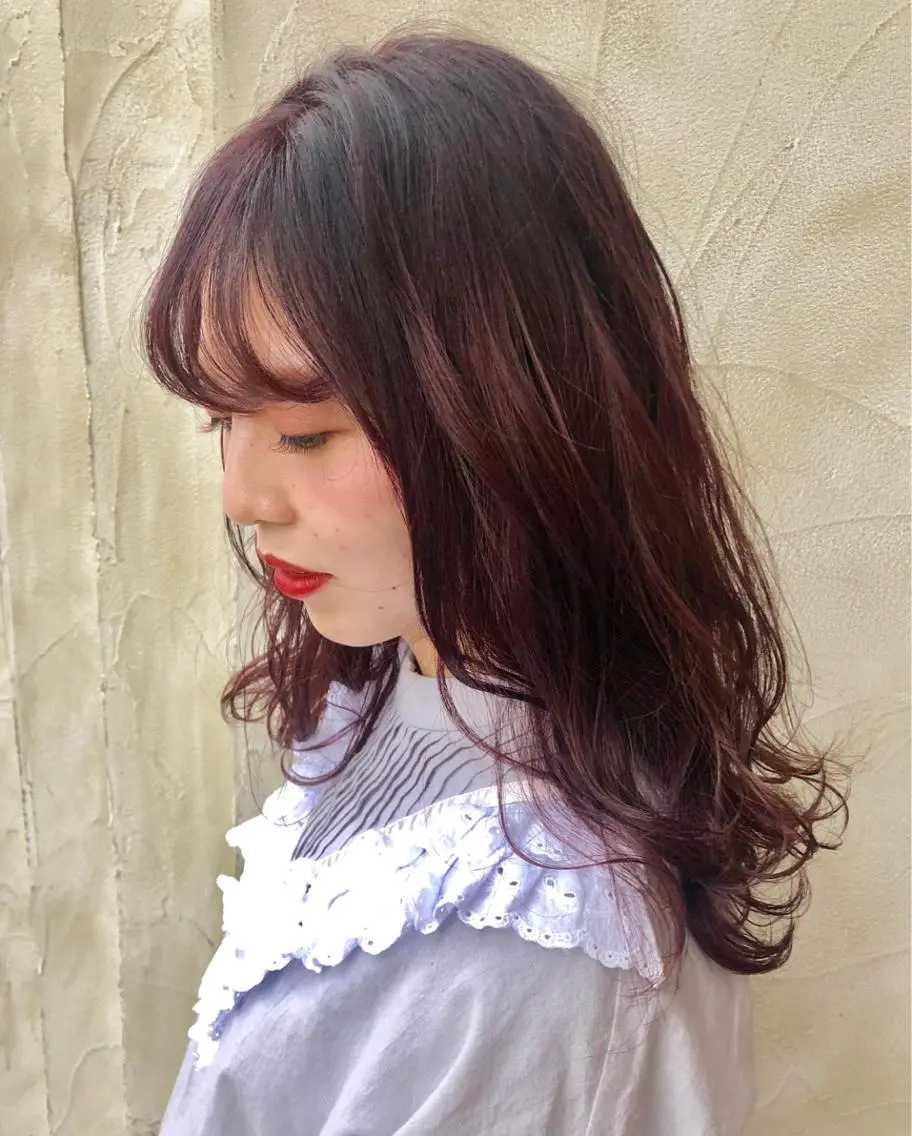 セミロング カラー ピンクカラー バイオレットカラー カット ヘアカラー 岩田 萌那のヘアスタイル