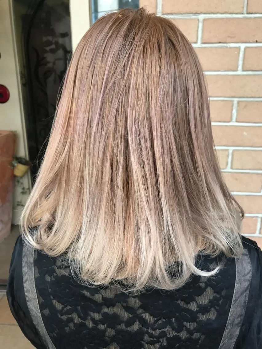 ミディアム カラー パーマ ヘアアレンジ メンズ キッズ ネイル マツエク・マツパ グラデーションカラー グラデーション ホワイト サロンドミルク 原宿のヘアスタイル