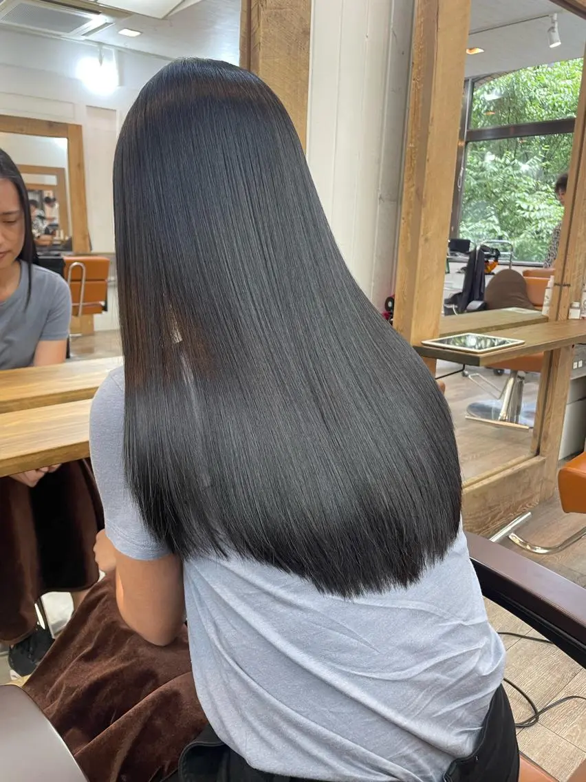 ロング カラー 黒髪 韓国風ヘア カット ヘアカラー トリートメント HIKARU店長/ ✨️髪質改善のヘアスタイル