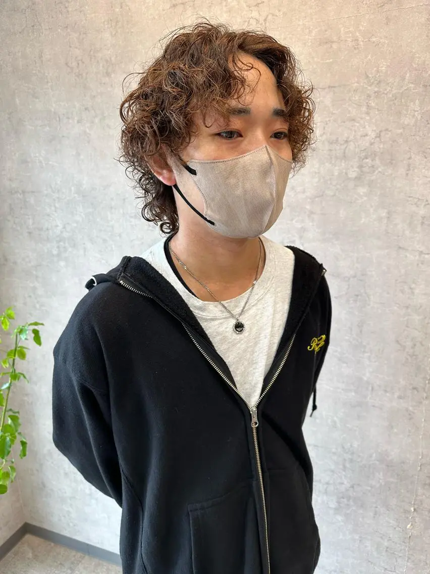 パーマ メンズ メンズパーマ メンズスパイラルパーマ スパイラルパーマ mau tomokaのヘアスタイル