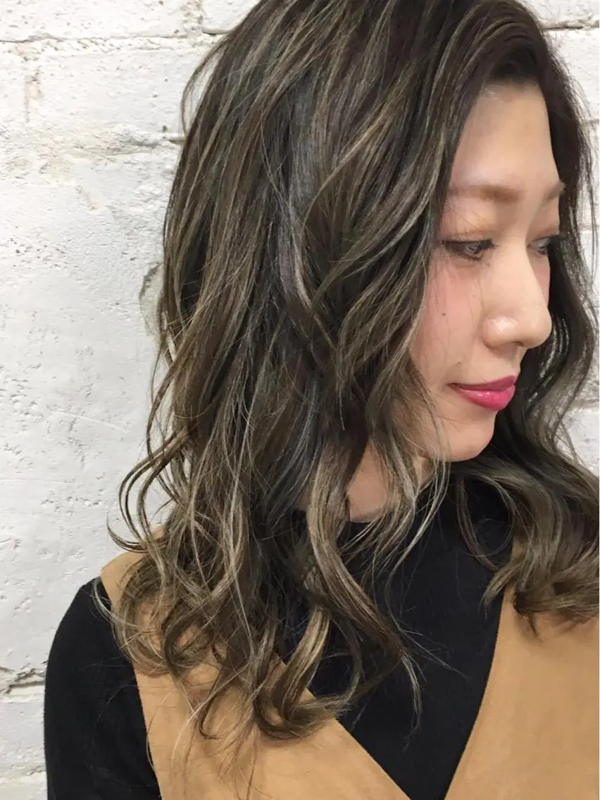 セミロング カラー アディクシーカラー バレイヤージュ ブリーチ ケアブリーチ ダブルカラー welring hair salonのヘアスタイル
