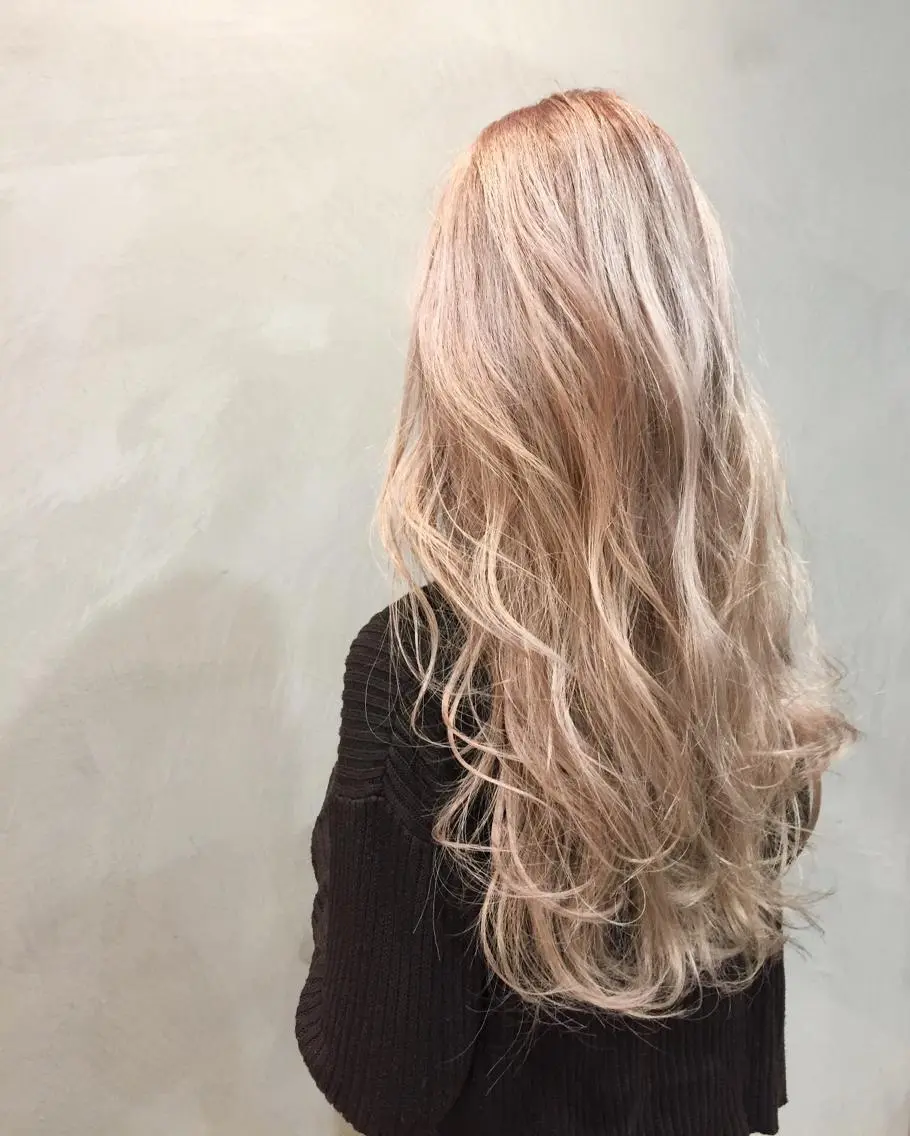 ロング ハイライト 髪質改善 縮毛矯正 トリートメント 酸熱トリートメント ヘアカラー トリートメント 中川 勝友のヘアスタイル