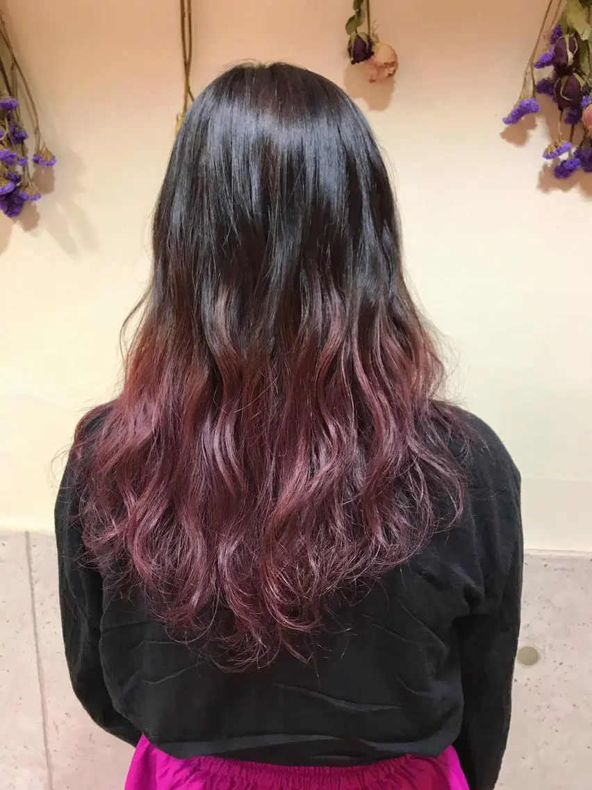 ロング カラー グラデーションカラー パープルカラー 🪐脱白髪染め 🪐松尾菜々美のヘアスタイル