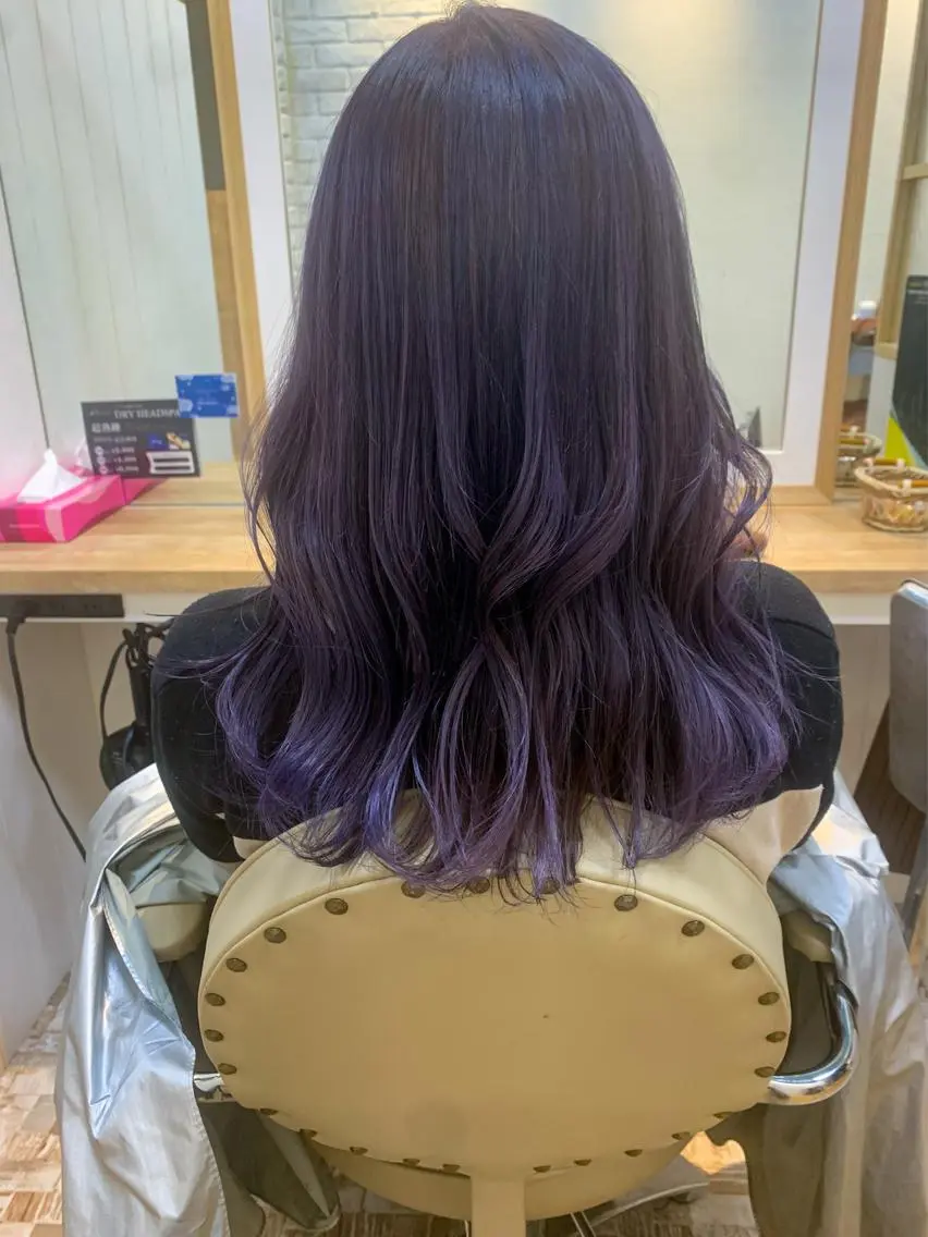 ミディアム カラー Luxbe hakataのヘアスタイル