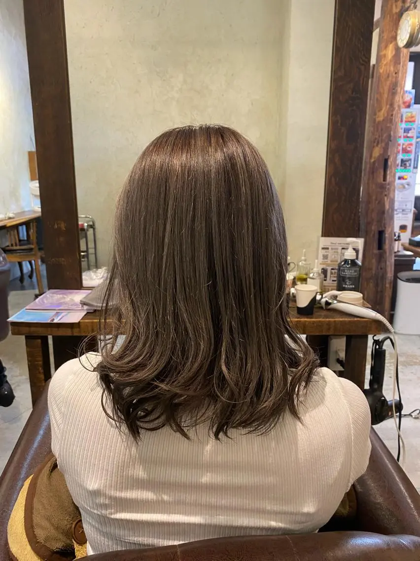 セミロング ヘアカラー デザインカラー茅ヶ崎 オオタ カズキのヘアスタイル