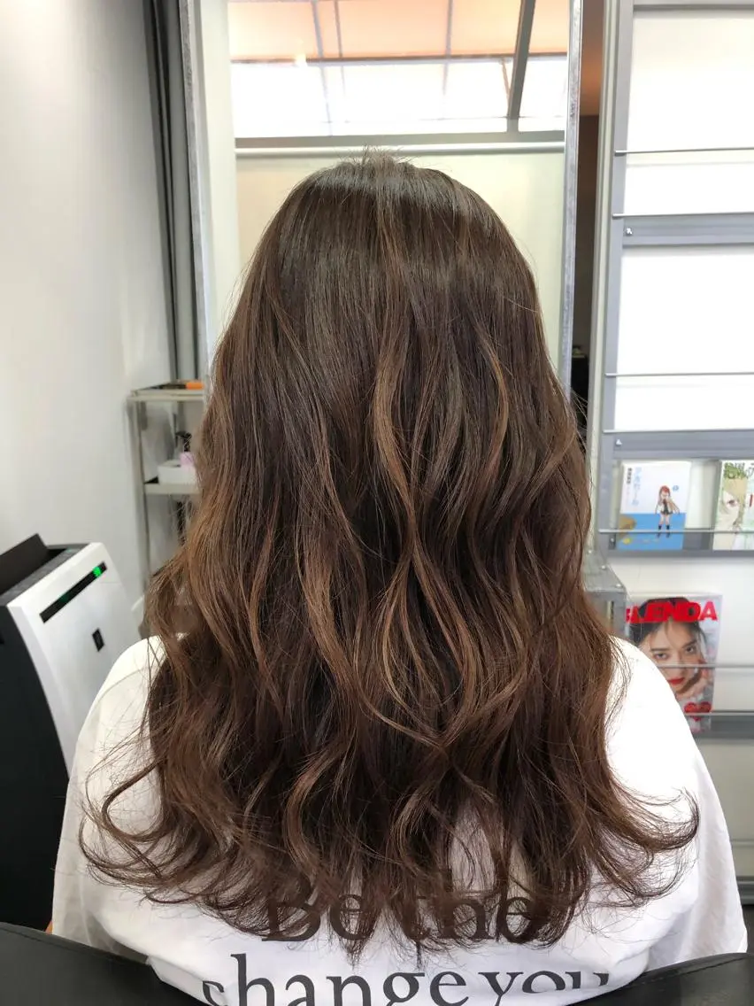 ミディアム カラー ヘアアレンジ ヘアカラー トリートメント 大塚 貴之のヘアスタイル
