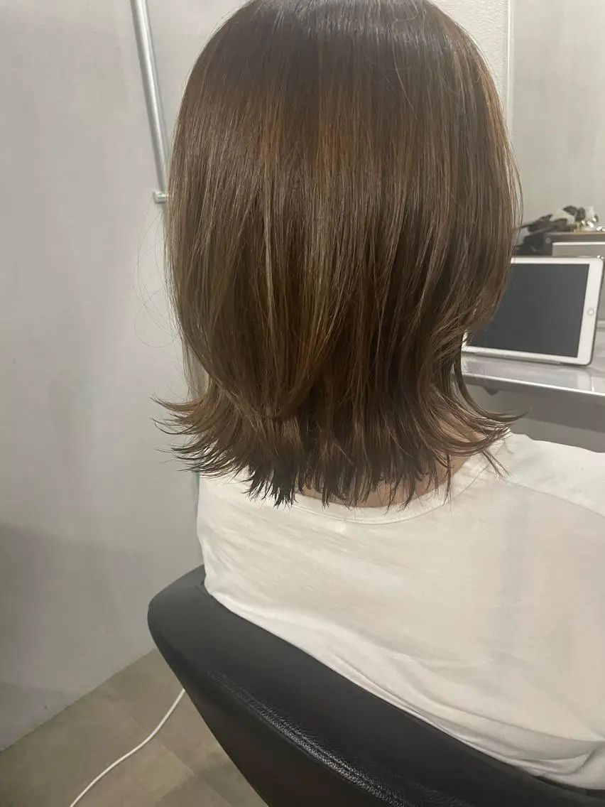 ミディアム カラー ベージュカラー レイヤーカット #tag 田島 純奈のヘアスタイル