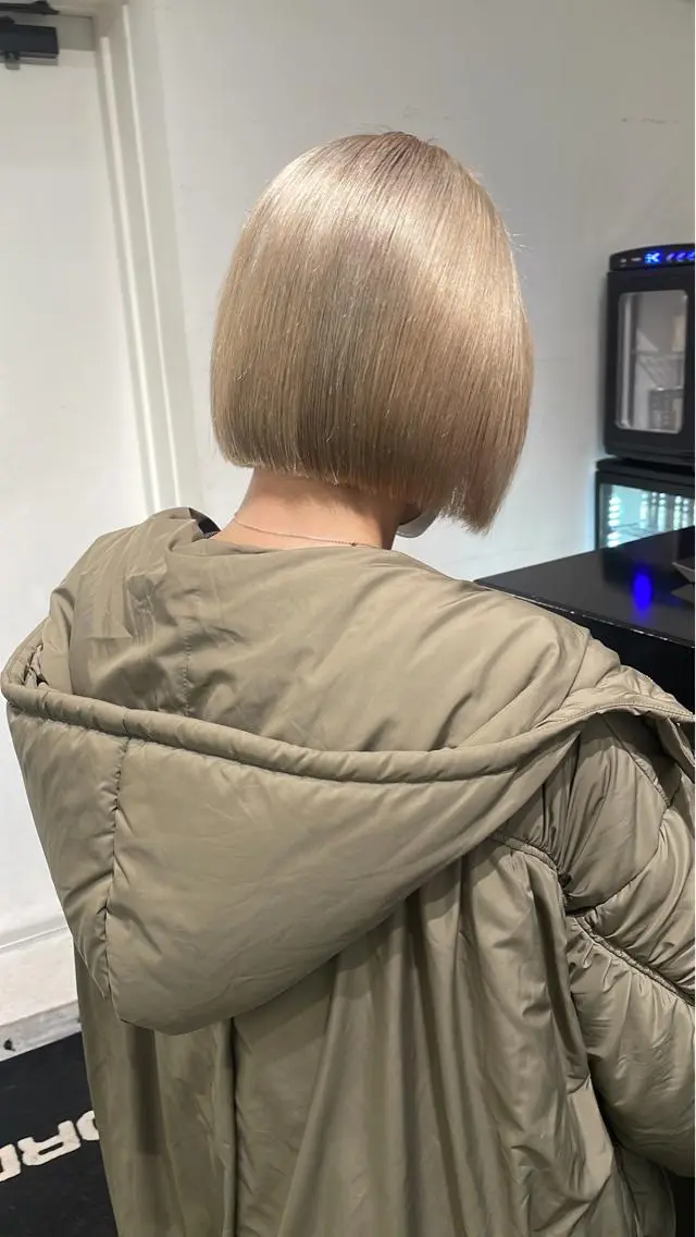 ショート カラー パーマ ヘアアレンジ メンズ キッズ ネイル マツエク・マツパ アイブロウ メンズブリーチ ブリーチ ブロンド カット ヘアカラー トリートメント 艶ハイトーン/ヘア アレンジAYAKAのヘアスタイル