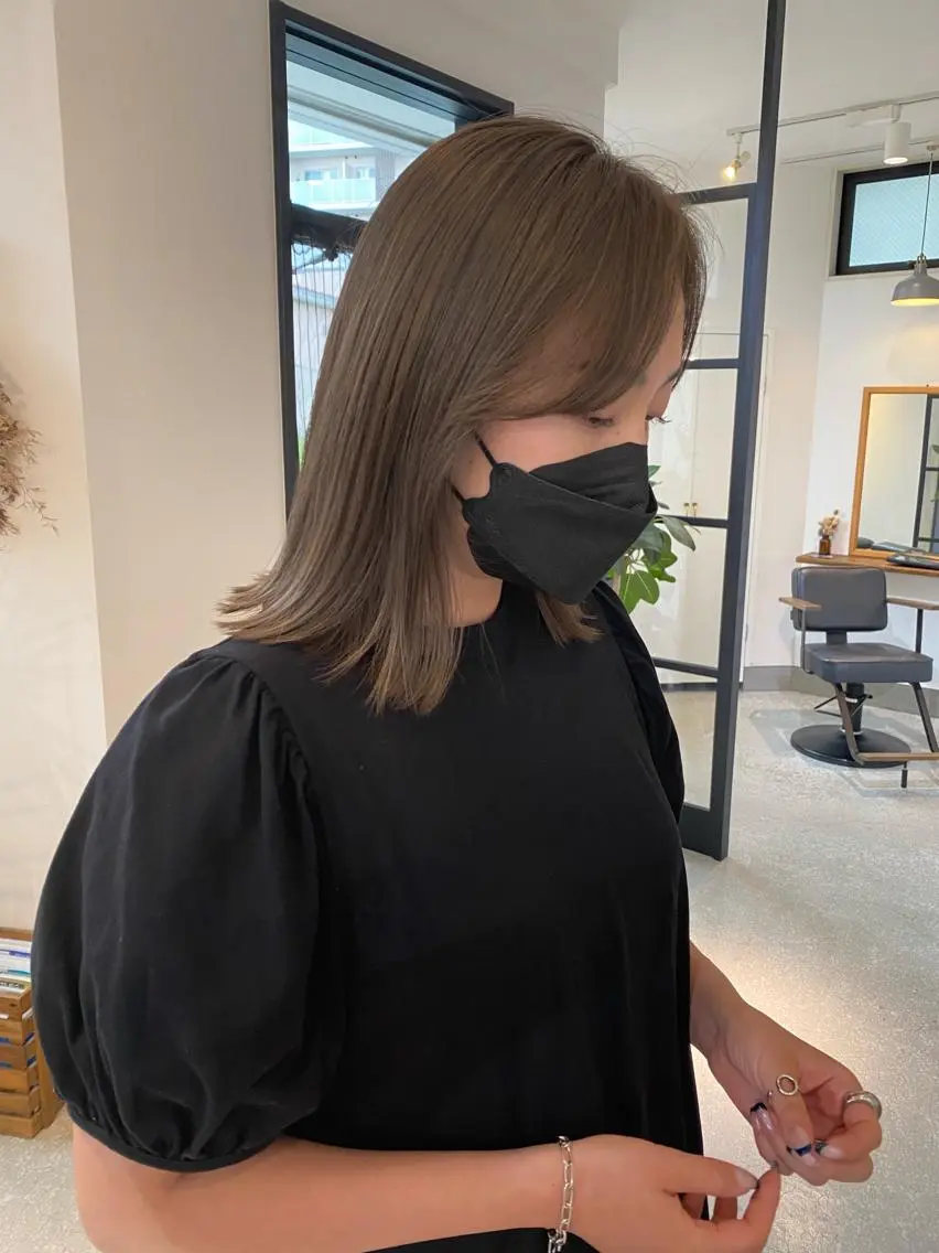 ミディアム 切りっぱなしロブ 透け感たっぷり柔らか 梨花子🌼のヘアスタイル