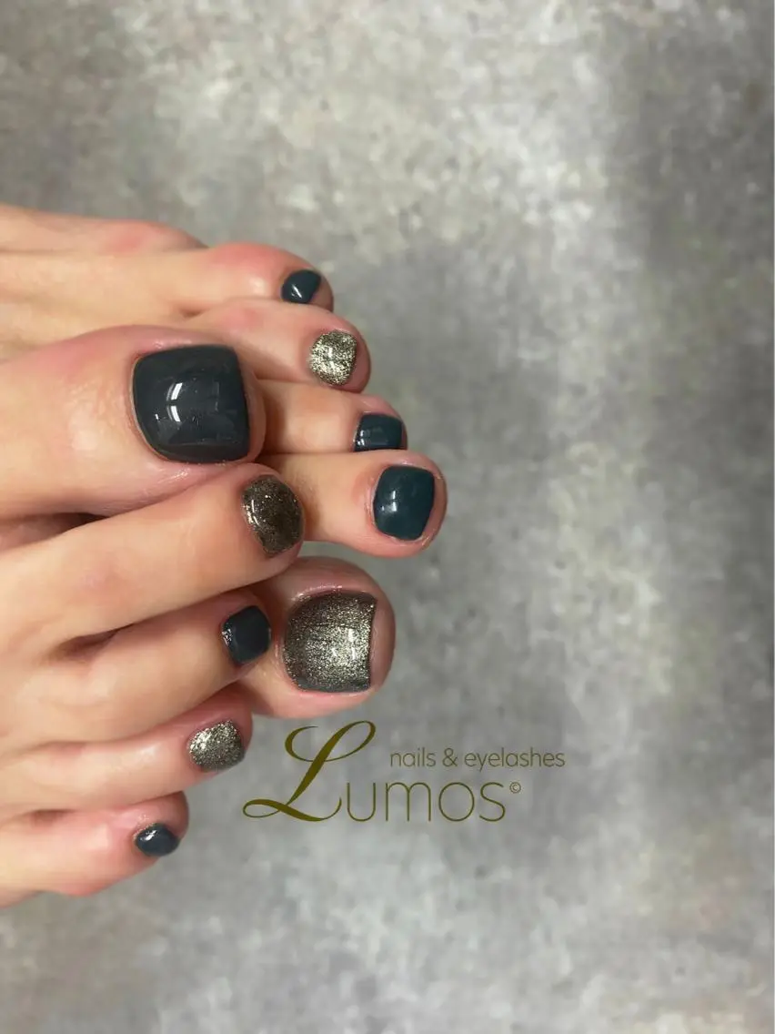 ネイル フットネイル ラメ(グリッター) ワンカラーネイル シンプルネイル Lumos Yuukiのネイルデザイン