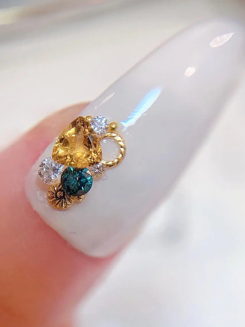 ネイル f'bloom L’ecrinのネイルデザイン