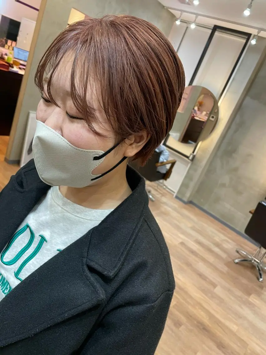 ショート カラー ベージュカラー ピンクカラー ピンクベージュ yoshi （髙橋）のヘアスタイル