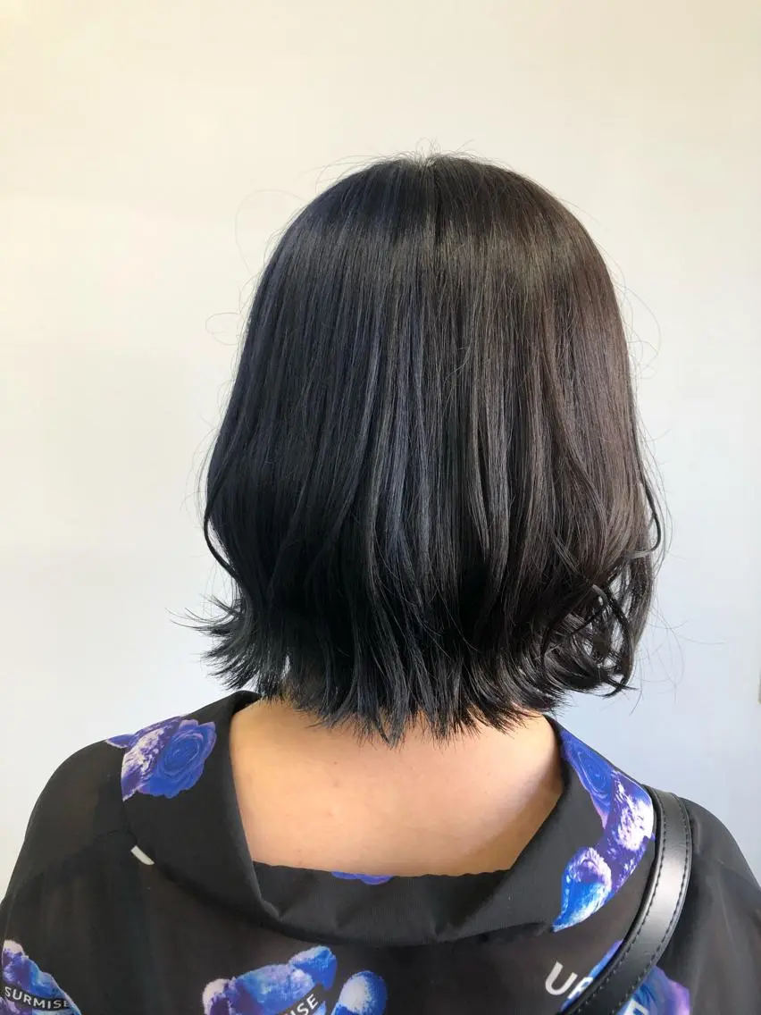 ミディアム 寒色/ベージュヘア ブリーチありMiOのヘアスタイル