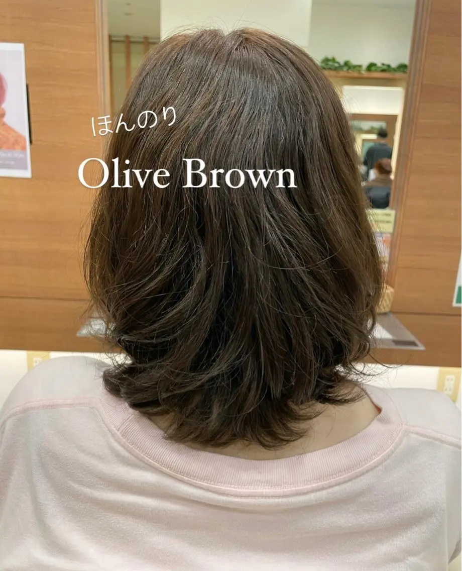 ミディアム カラー ブラウンカラー オリーブブラウン たつみ ひかる🧸のヘアスタイル