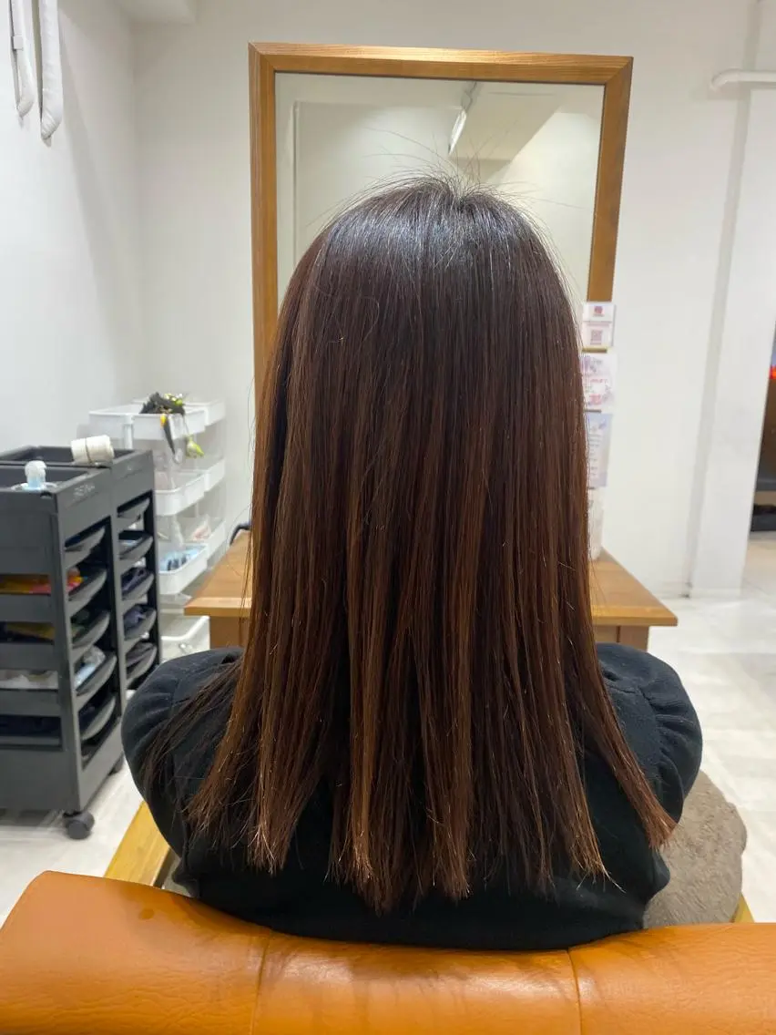 セミロング パーマ 縮毛矯正 山﨑 燦人のヘアスタイル