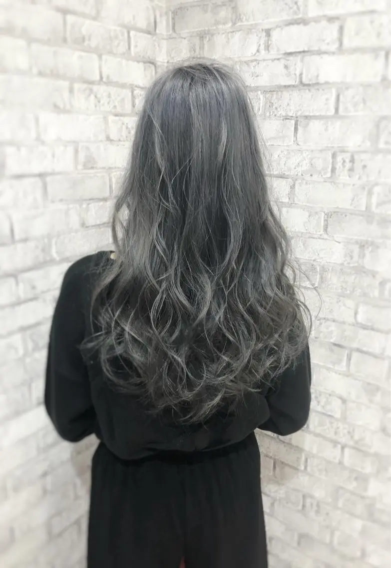 セミロング カラー ヘアアレンジ ブリーチ ケアブリーチ グレージュ ヘアカラー トリートメント 秋山 幸太のヘアスタイル