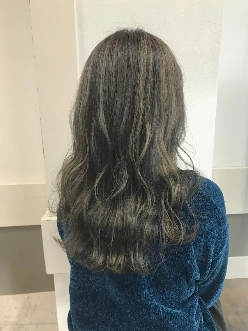 セミロング カラー ヘアアレンジ グレージュ ハイライトカラー ハイライト ヘアカラー トリートメント GiseL天神カラー 髪質改善/ブリーチのヘアスタイル