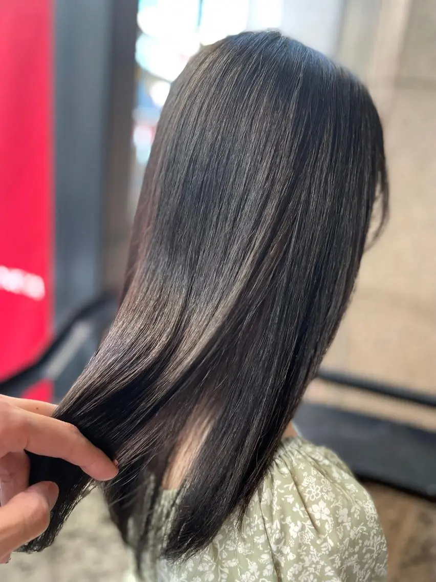 ロング 縮毛矯正 カット ヘアカラー トリートメント 大宮縮毛矯正の達人 髪質改善/レイヤーのヘアスタイル