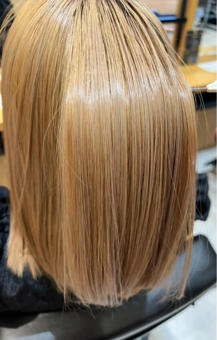 ミディアム 岡田 麗華のヘアスタイル