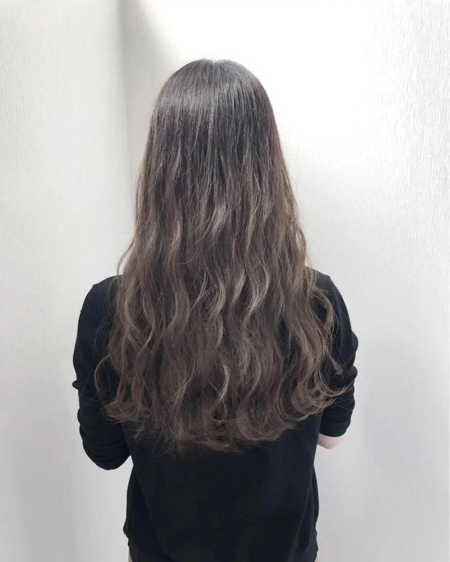 ロング カラー ベージュカラー 白井 つづりのヘアスタイル