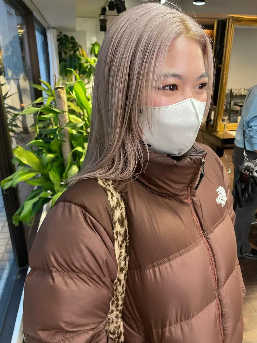 ミディアム オカモト ミユウのヘアスタイル