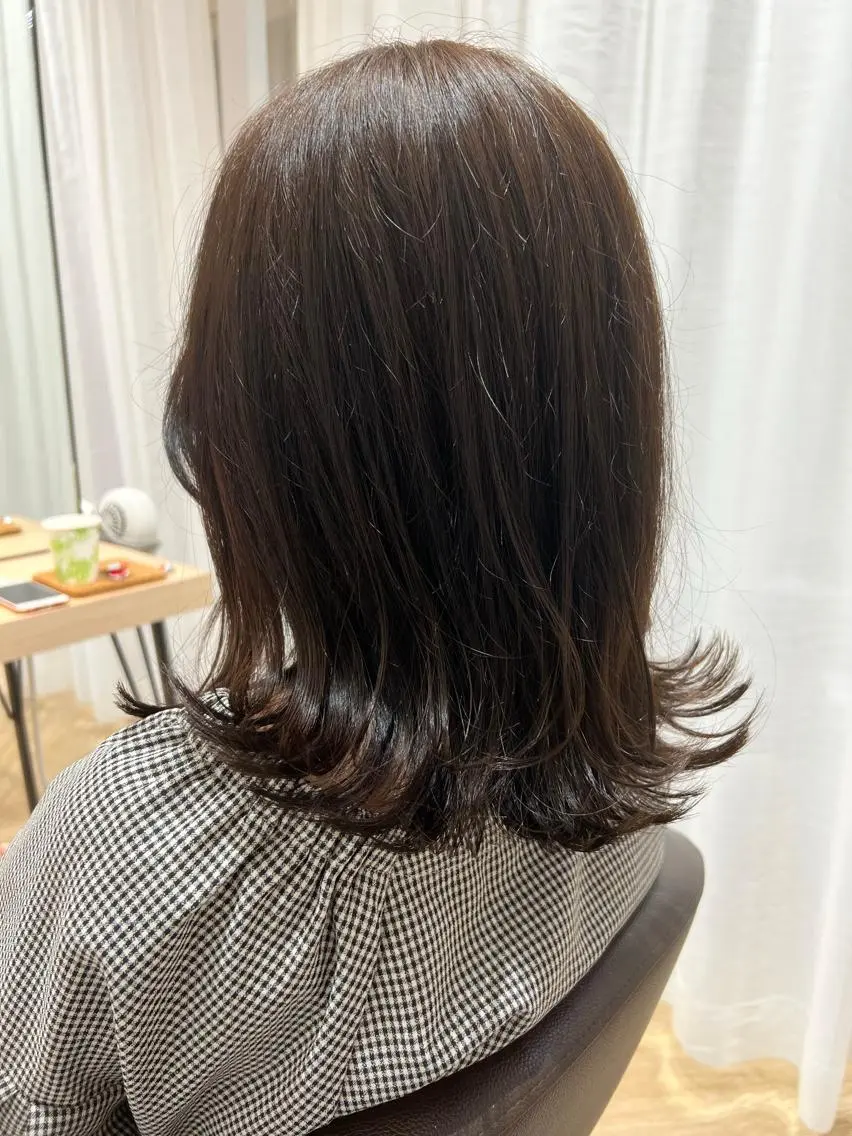 ミディアム レイヤーカット 外ハネヘア 白髪ぼかし/髪質改善 梅原響輝のヘアスタイル