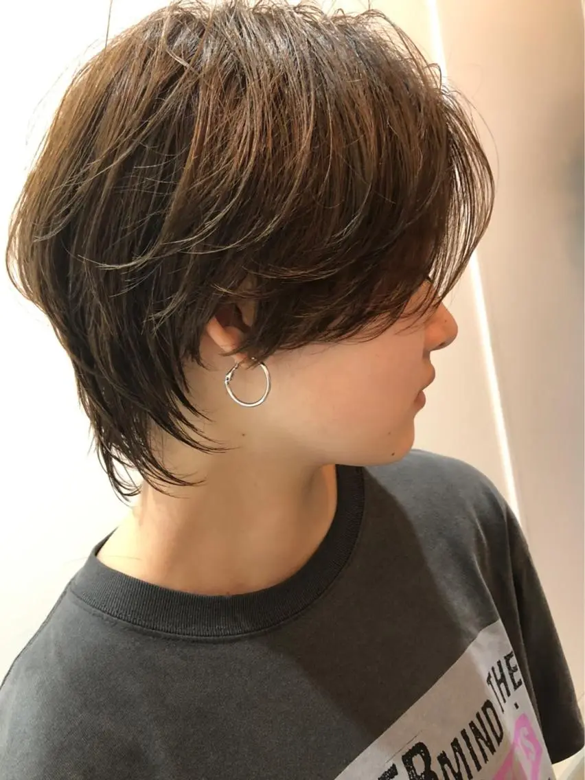 ショート ヘアカラー 明石 歩樹のヘアスタイル
