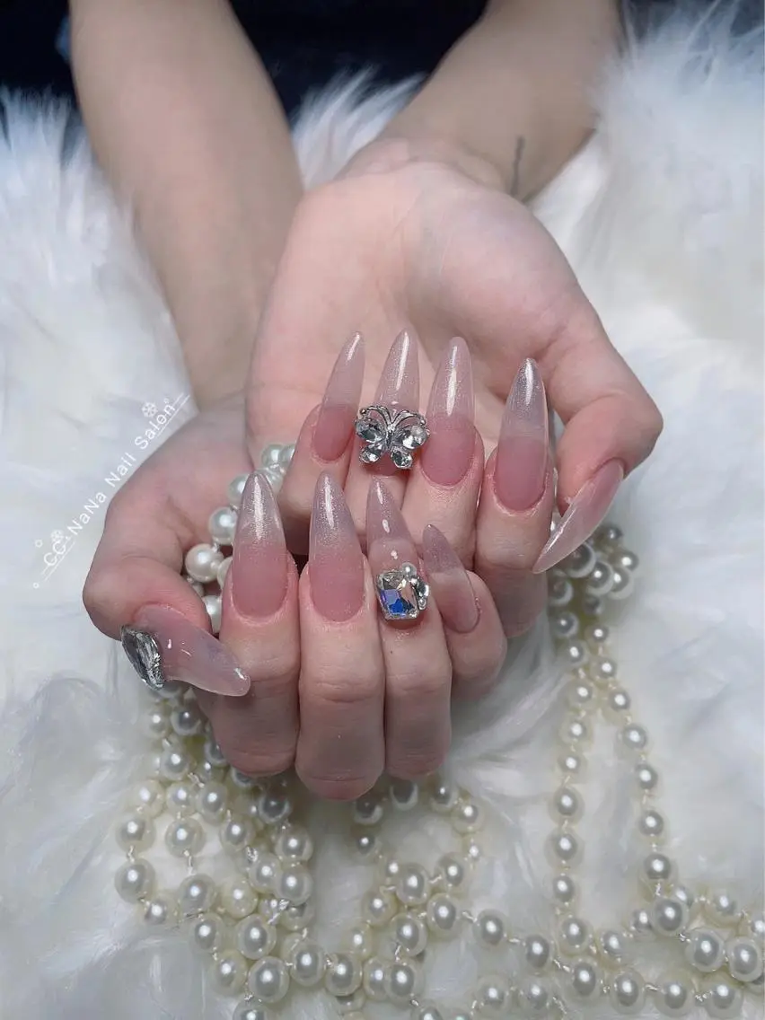 ネイル チークネイル フラッシュネイル ハート キラキラネイル 韓国ネイル ハンドネイル CCNaNaスカルプ 長さだし専門💎Yoのネイルデザイン