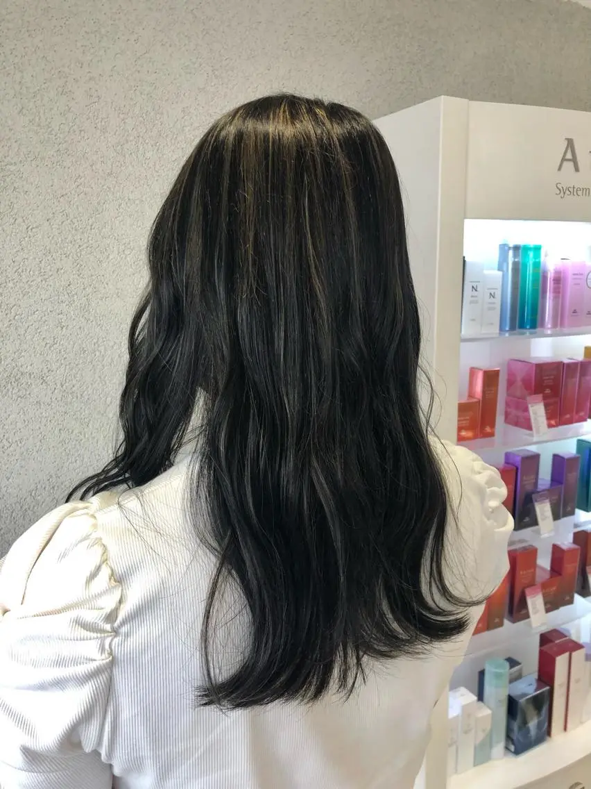 ロング カラー ハイライトカラー ハイライト カット ヘアカラー トリートメント 阿部 美咲のヘアスタイル