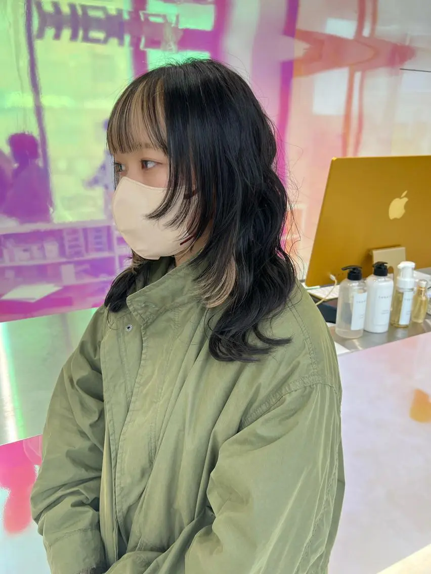 セミロング カラー パーマ ヘアアレンジ メンズ キッズ ネイル マツエク・マツパ アイブロウ 切りっぱなしボブ ワンレンボブ メンズブリーチ メンズハイライト メンズハイトーン KANAMI 🌏のヘアスタイル