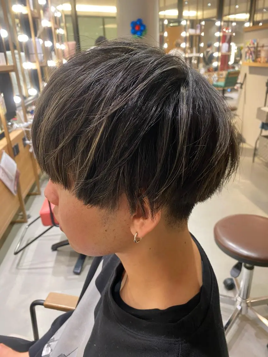 ミディアム カラー メンズ unopulir 景山 凌のヘアスタイル