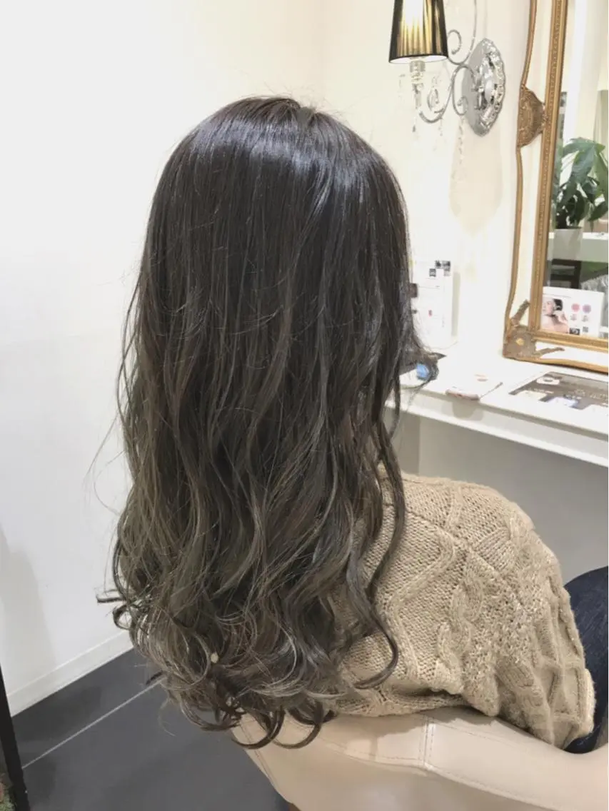 セミロング カラー ベージュカラー ブリーチ 透明感カラー グラデーションカラー ハイライトカラー 山崎俊輔/髪質改善 /バレイヤージュのヘアスタイル