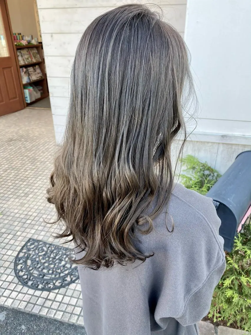 カラー SALOWIN栄 高須大貴のヘアスタイル
