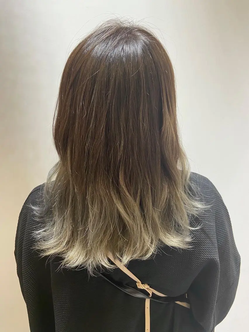 ミディアム カラー カット ヘアカラー トリートメント 🐺ウルフ/レイヤー 似合わせ‎🤍沙羅のヘアスタイル