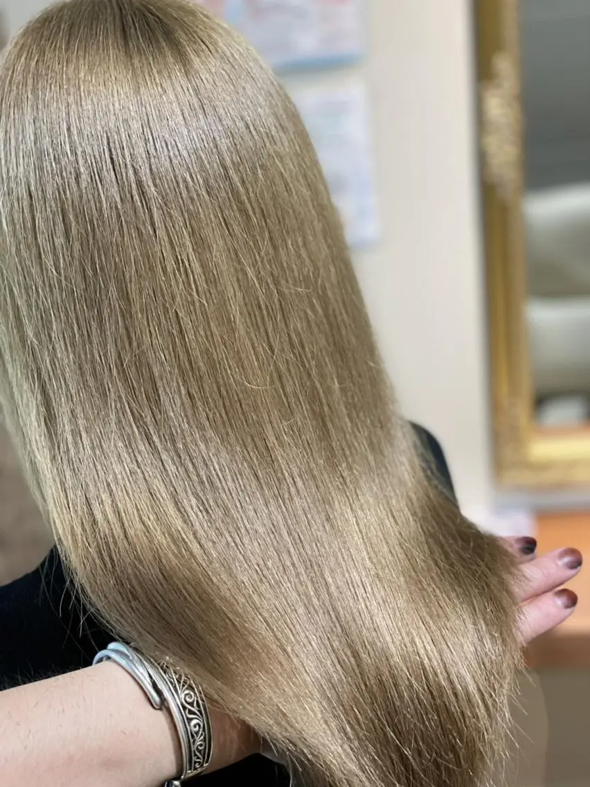 ロング カラー ベージュカラー ブリーチ ハイトーンカラー ホワイトベージュ ヘアカラー トリートメント ハイトーン得意😍 Lumiereのヘアスタイル